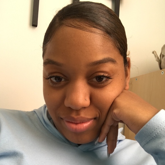 Meet your Posher, Stephanie - Picture 1 of 1